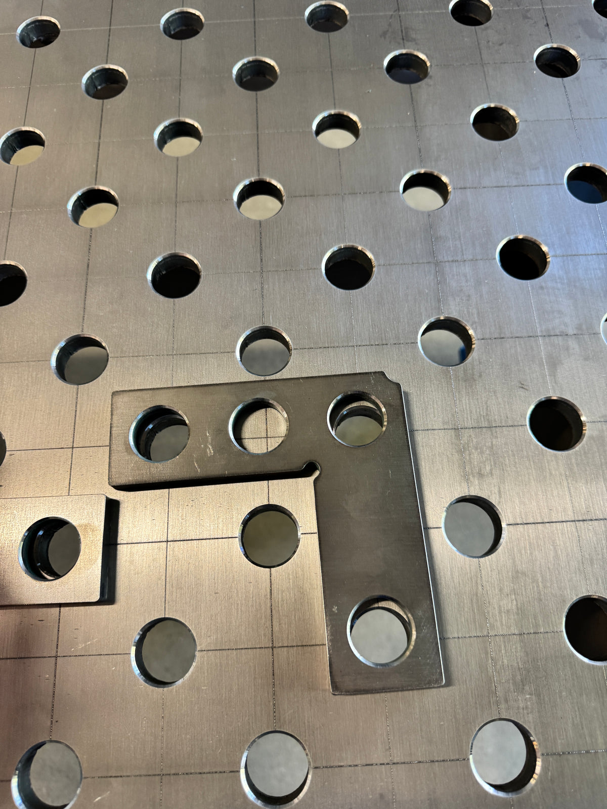 Équerre plate 150x150 mm Ø28 10 mm