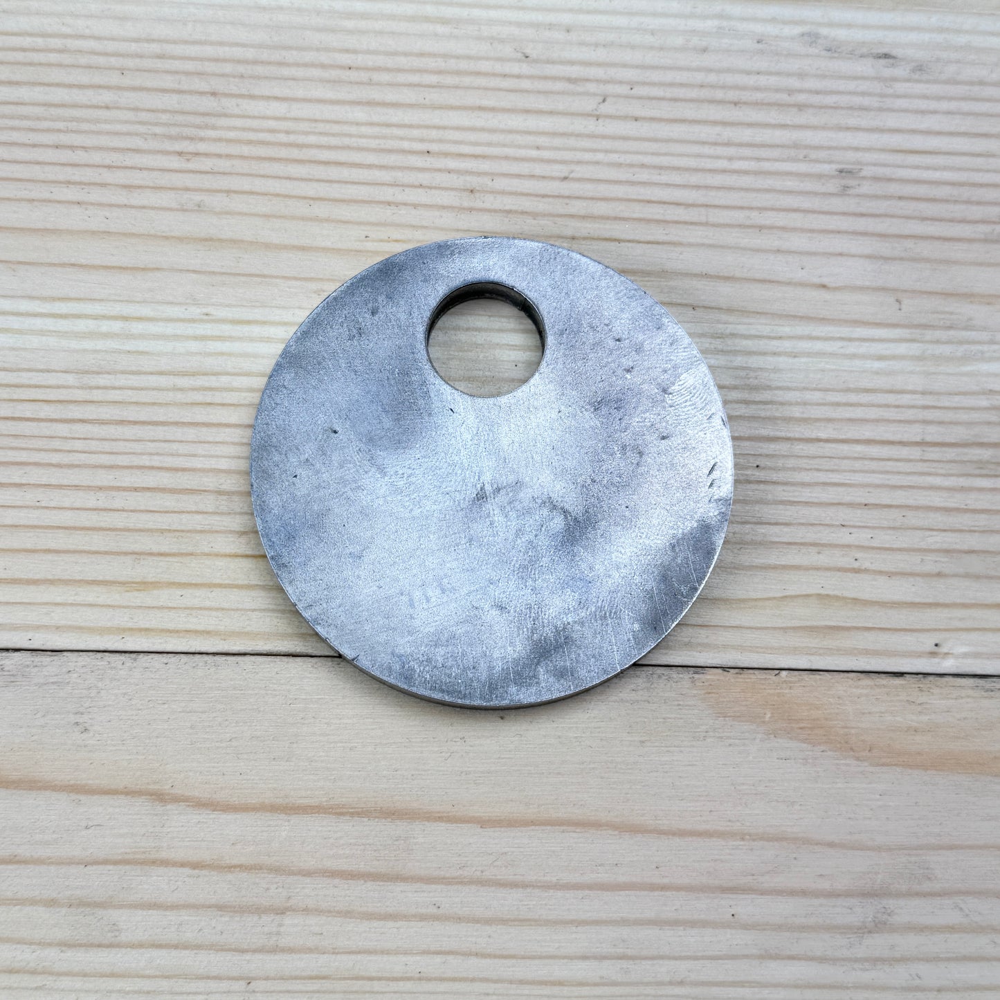 Pyöreä epäkesko pysäytin D75 6 mm
