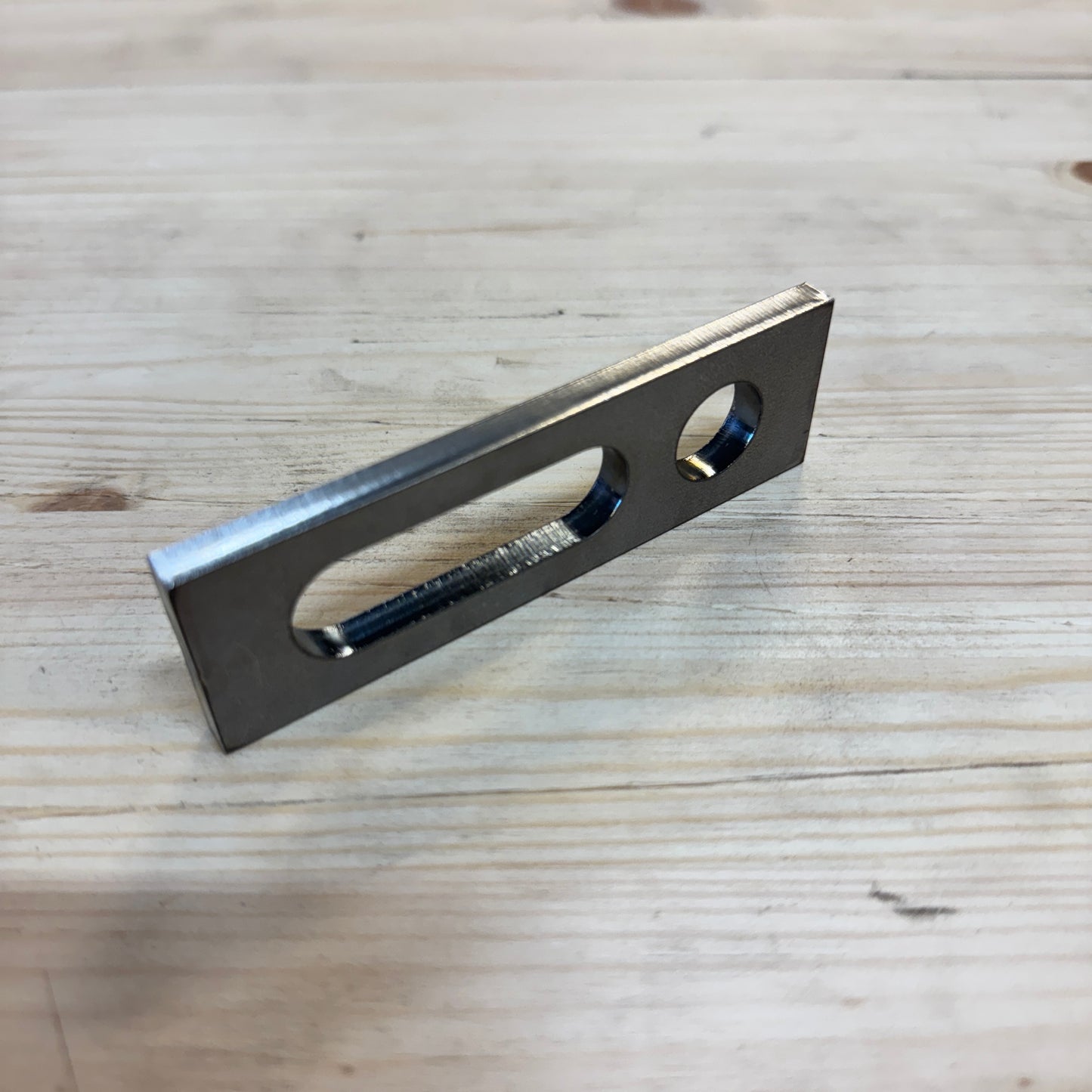Pysäytin 100x30 6 mm